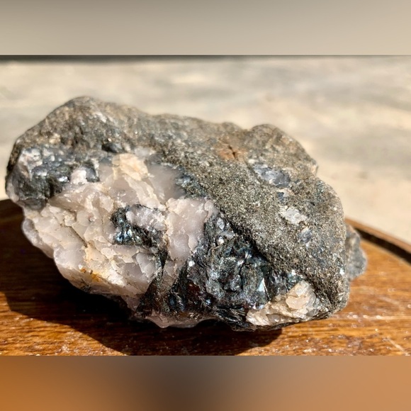 Quartz Rock 10 oz - Picture 5 of 9